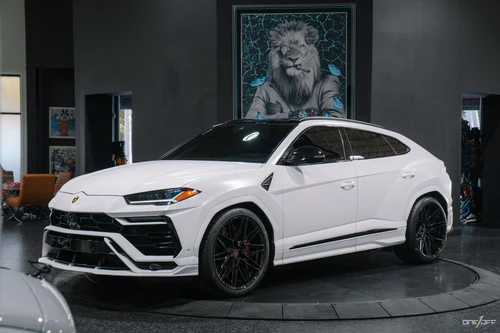 
           
        2019 Lamborghini Urus Tastefully Modified