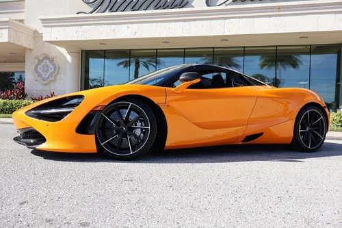 
           
        2019 McLaren 720S Base