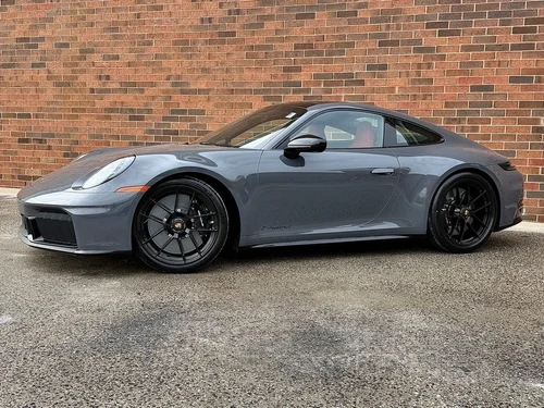 
           New 
        2026 Porsche 911 Carrera 4 GTS