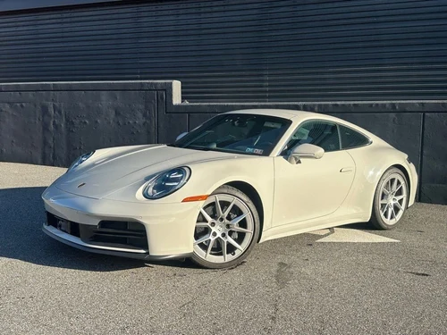 
           
        2025 Porsche 911 Carrera
