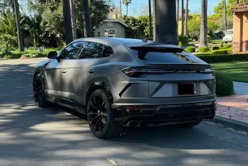 
           
        2022 Lamborghini Urus