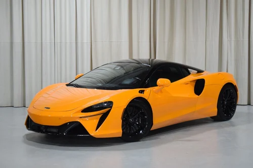 
           
        2024 McLaren Artura