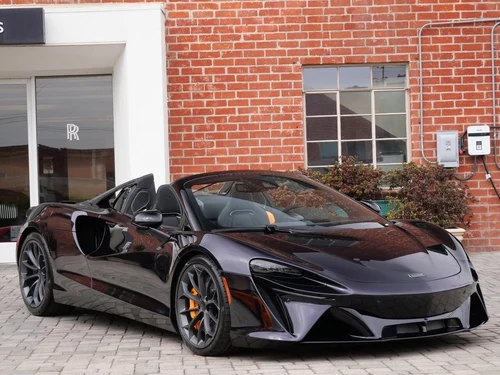 
           New 
        2025 McLaren ARTURA TECHLUX