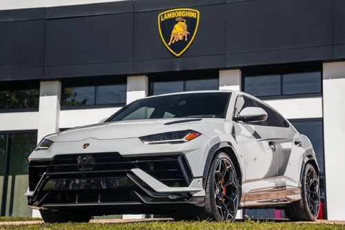 
           
        2024 Lamborghini Urus Performante