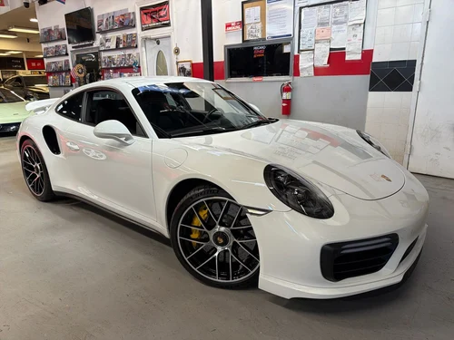 
           
        2019 Porsche 911