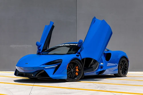 
           
        2023 McLaren Artura