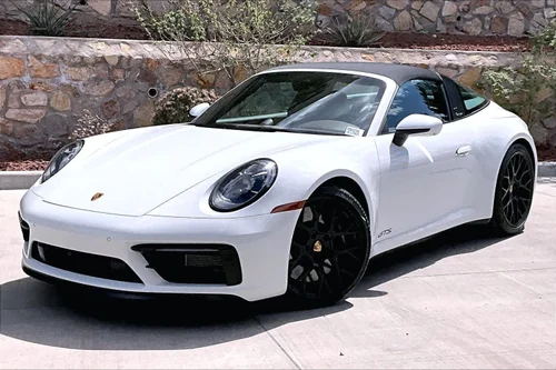 
           
        2024 Porsche 911 4 GTS