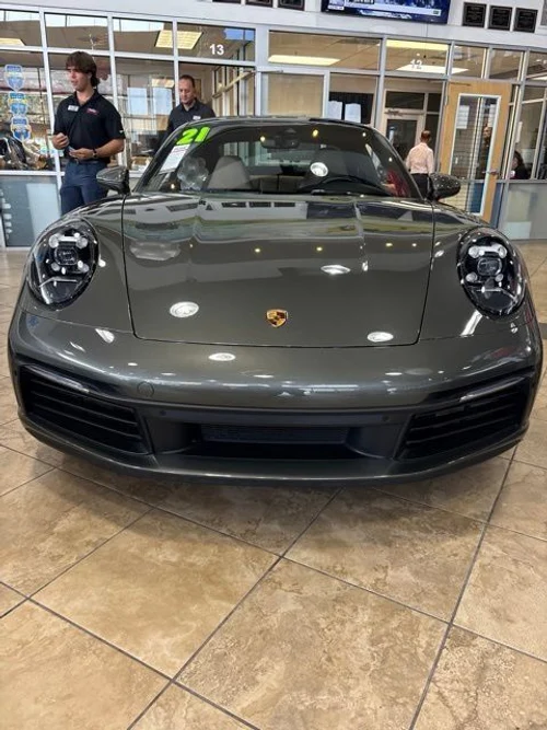 
           
        2021 Porsche 911 Carrera