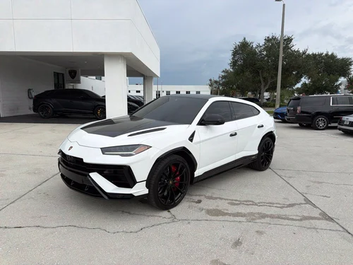 
           
        2024 Lamborghini Urus S