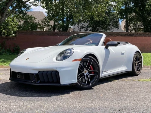
           
        2025 Porsche 911 Carrera 4 GTS