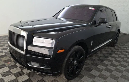 
           
        2022 Rolls-Royce Cullinan shooting star headliner