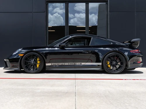 
           
        2018 Porsche 911 GT3