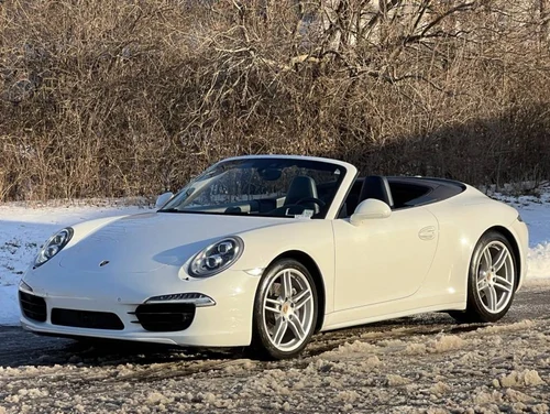
           
        2015 Porsche 911