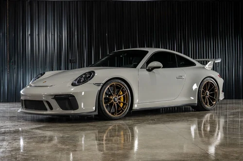 
           
        2018 Porsche 911