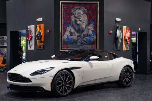 
           
        2018 Aston Martin DB11