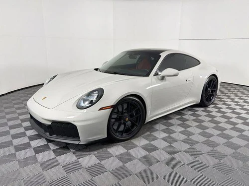 
           
        2026 Porsche 911 Carrera 4 GTS