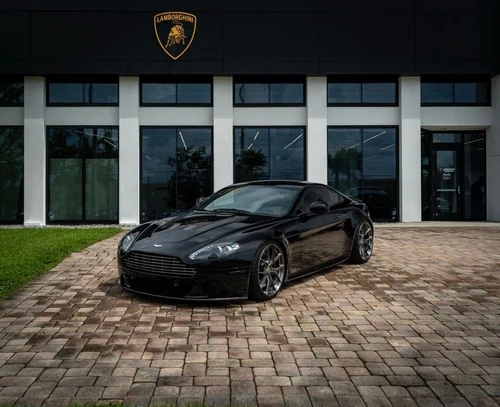 
           
        2011 Aston Martin V12 Vantage