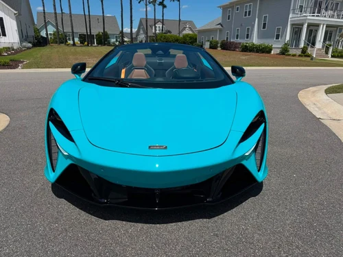 
           
        2025 McLaren Artura