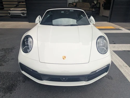 
           
        2024 Porsche 911 Carrera