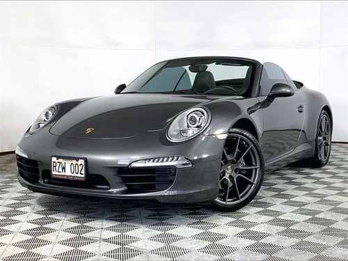 
           
        2013 Porsche 911 Carrera