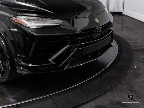 
           
        2024 Lamborghini Urus Performante