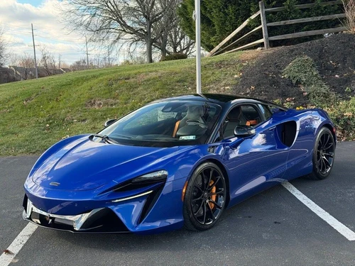 
           New 
        2026 McLaren Artura