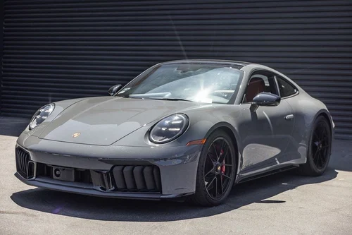 
           
        2025 Porsche 911 Carrera GTS