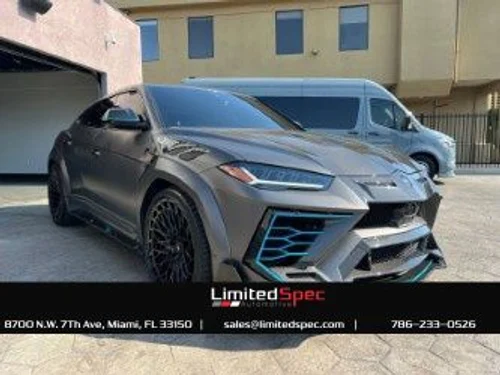 
           
        2023 Lamborghini Urus Performante