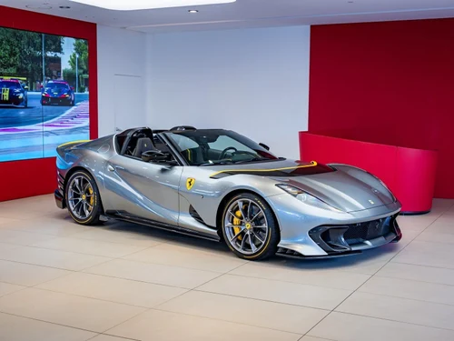 
           
        2023 Ferrari 812 Competizione