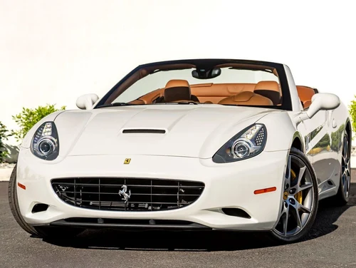 
           
        2010 Ferrari California Base