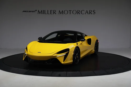 
           
        2024 McLaren Artura