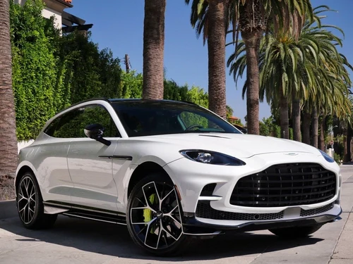 
           New 
        2025 Aston Martin DBX 707