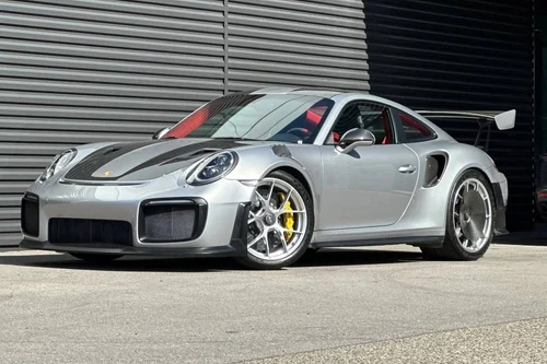
           
        2018 Porsche 911