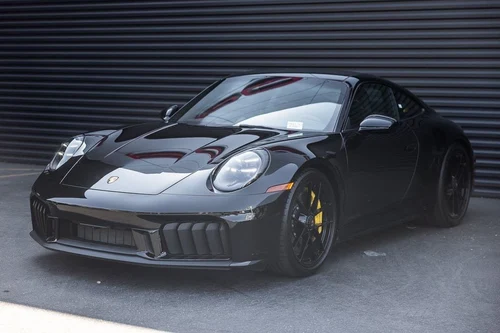 
           
        2025 Porsche 911 Carrera 4 GTS