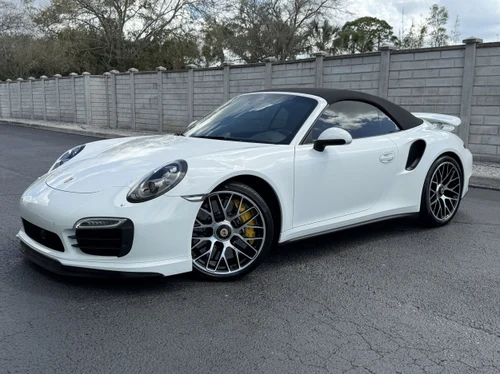 
           
        2015 Porsche 911 Turbo S