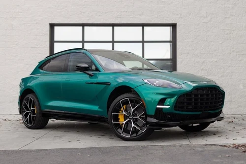 
           New 
        2025 Aston Martin DBX707