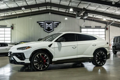 
           
        2023 Lamborghini Urus