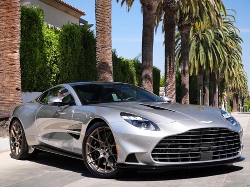 
           New 
        2025 Aston Martin Vanquish V12