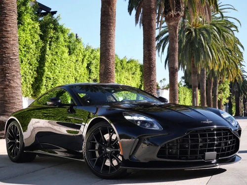 
           
        2025 Aston Martin Vantage