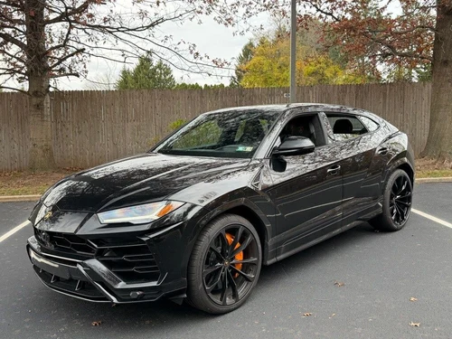 
           
        2022 Lamborghini Urus