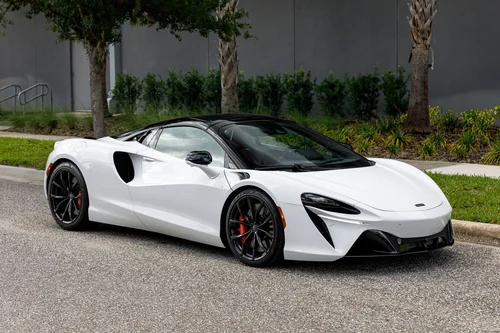 
           
        2025 McLaren Artura