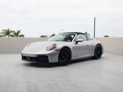 
           
        2026 Porsche 911 4 GTS