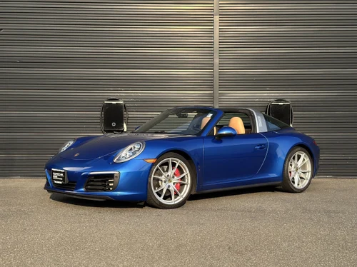 
           
        2017 Porsche 911 4S