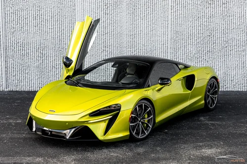 2023 McLaren Artura