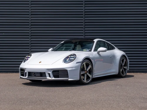 2025 Porsche 911 Carrera