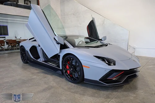 
           
        2022 Lamborghini Aventador
