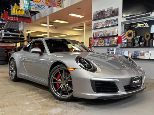 
           
        2018 Porsche 911 2dr Cpe Carrera