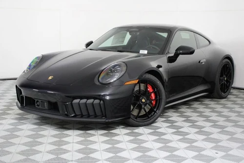 
           
        2026 Porsche 911 Carrera 4 GTS