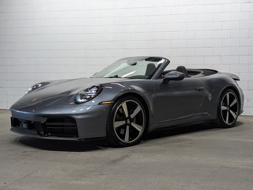 
           
        2025 Porsche 911 Carrera