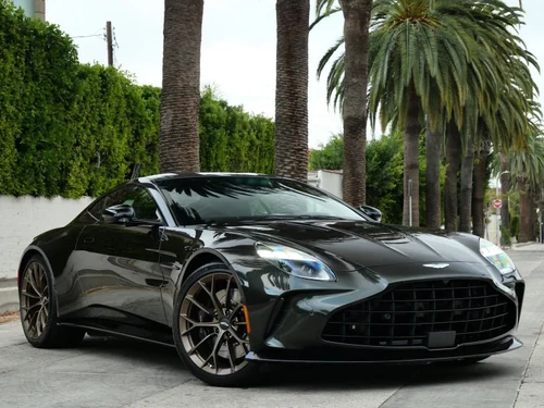 
           
        2025 Aston Martin Vantage